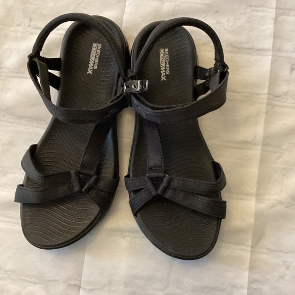 SKETCHERS GOGA MAX SANDALS ( Size: 10) PREOWNED - Picture 9 of 9